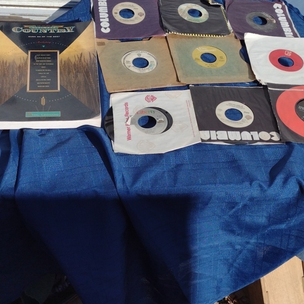 Country music Records(45's)& Songbook